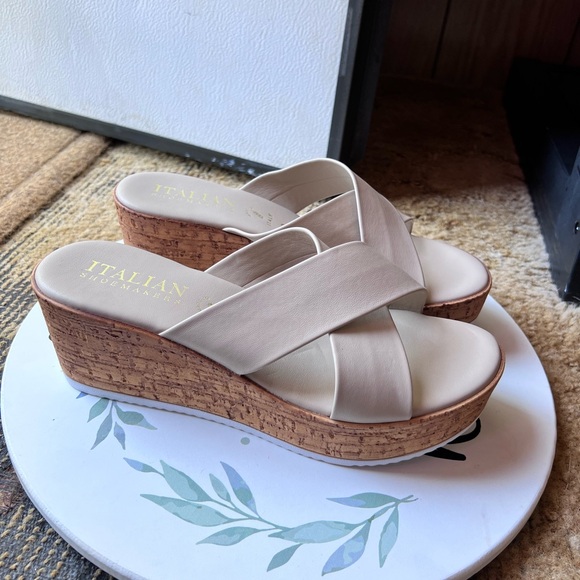 Italian Shoemakers Elexis Women's Wedge Sandals - Picture 4 of 17